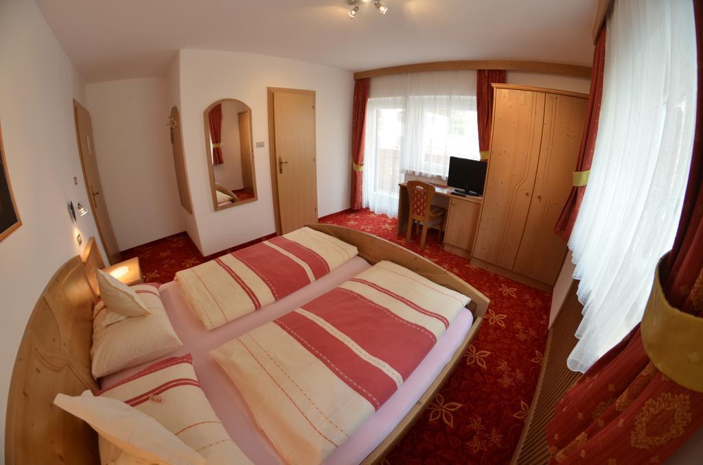 Garni Ossi Bed & Breakfast Santa Cristina Val Gardena Exterior foto
